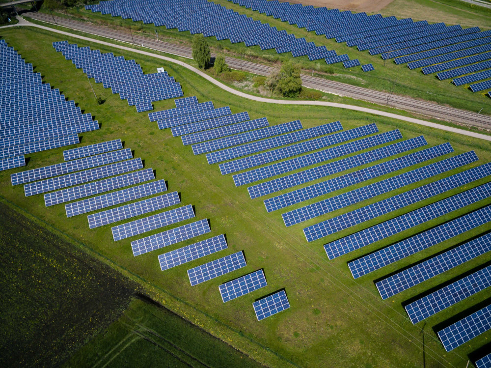 Champ de panneau solaire pour une énergie renouvelable dans le Secteur de l'énergie allemand