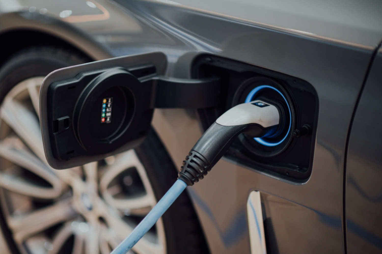 https://www.ccifrance-allemagne.fr/wp-content/uploads/2021/01/voiture_electrique_chargement.jpg